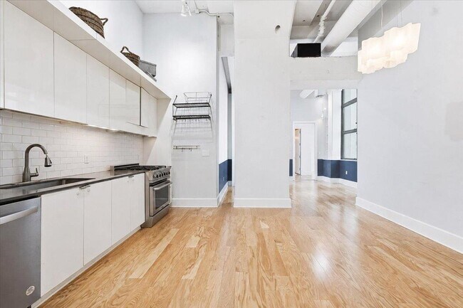 Building Photo - 50 Dey St