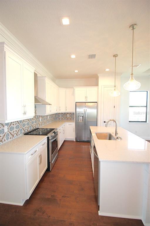 Building Photo - 20 Del Palma Dr