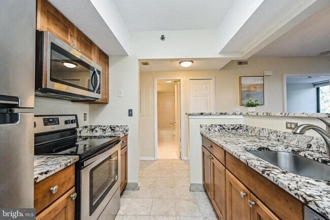 Building Photo - 5505 Seminary Rd