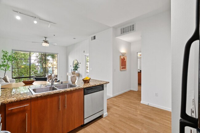 Building Photo - Modern and Luxurious 1 Bedroom 1 Bath Condo in the Desirable Brickyard Community