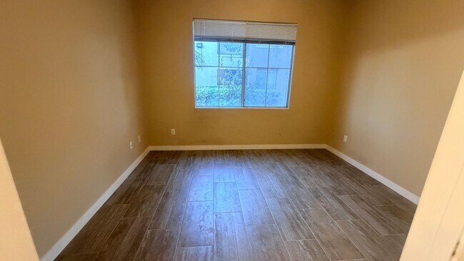 Building Photo - 9050 W Warm Springs Rd
