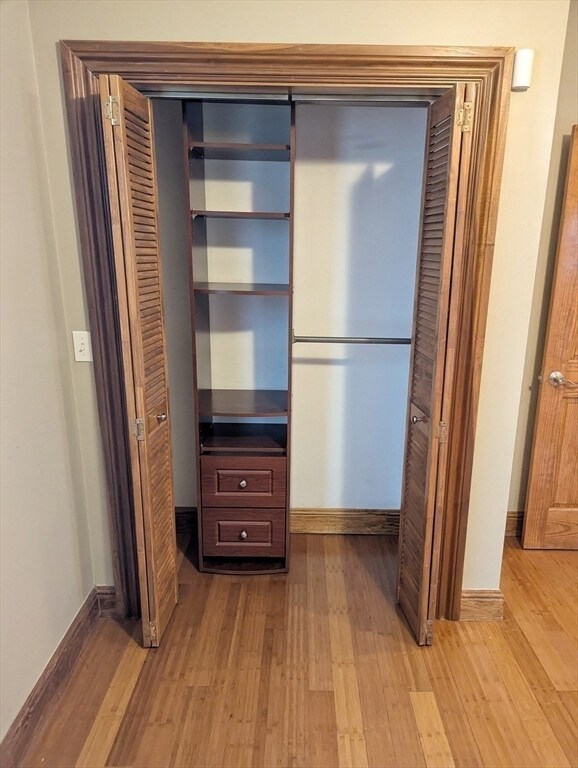 Building Photo - 176 Hillside St