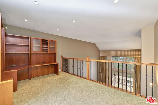 Building Photo - 13078 Mindanao Wy