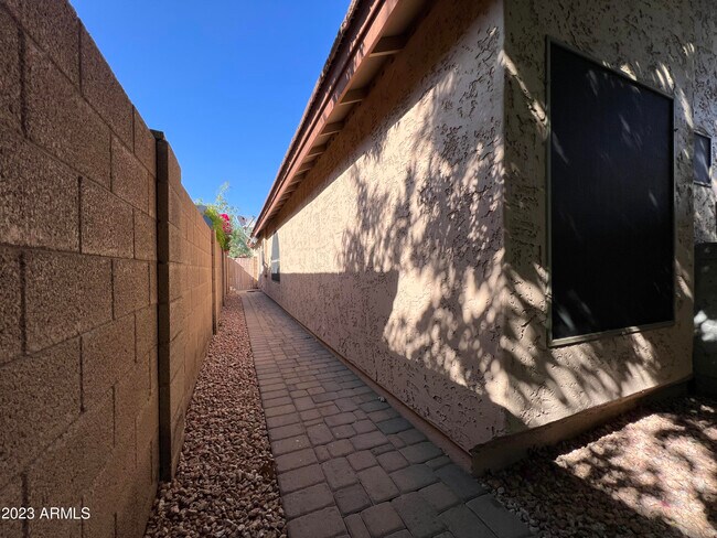 Building Photo - 4619 E Adobe Dr