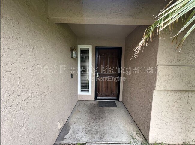 Building Photo - 3371 N Forestiere Ave