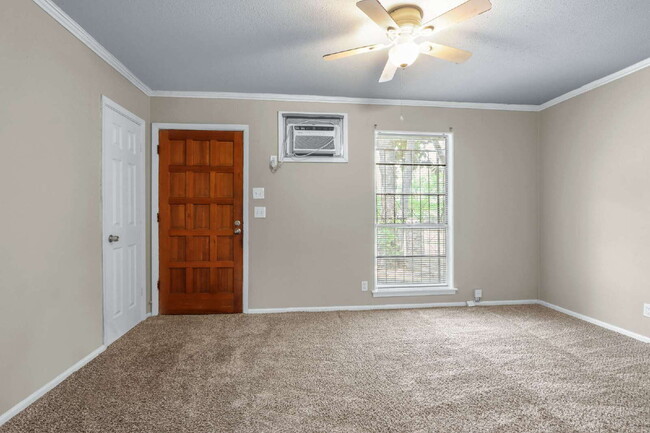 Building Photo - 4602 Centralia Dr
