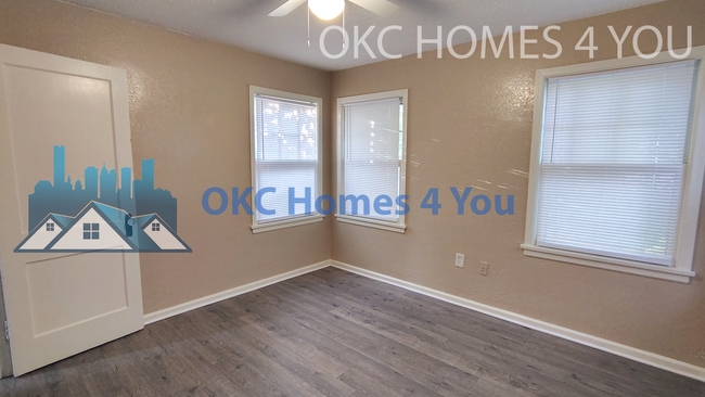 Building Photo - Be Home for the Holidays! 3 Bedroom, 1 Blk. So.of UCO - Save $500.00 off first full months rent.