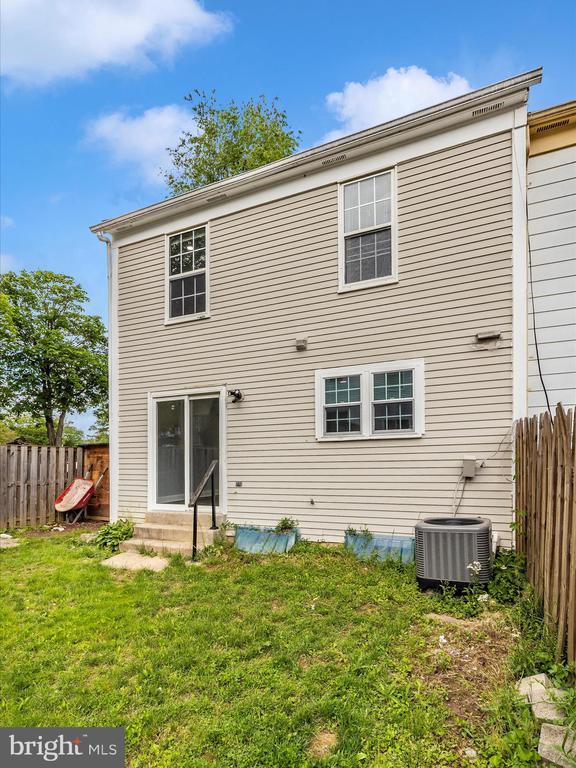 Building Photo - 13114 Thackery Pl
