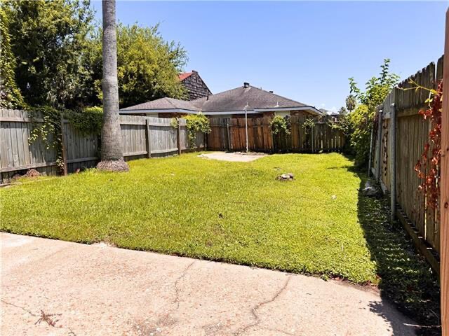 Building Photo - 7021 Yorktown Dr