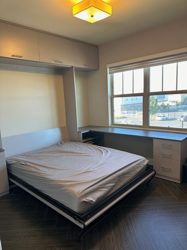 Building Photo - 3321 View Ridge Drive