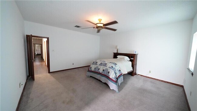 Building Photo - 155 Villere Dr