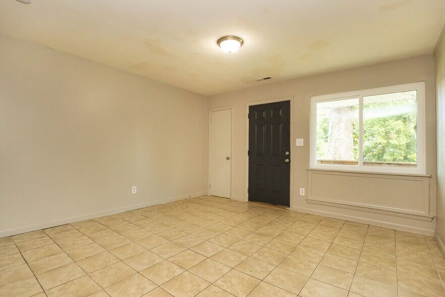 Building Photo - 852 Arlington Ave