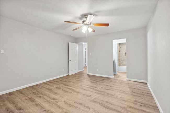 Building Photo - 12321 Ormandy St