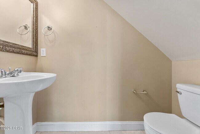 Building Photo - 100 Downing St