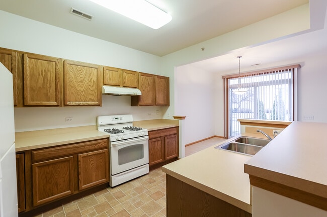 Building Photo - 13386 Red Alder Ave