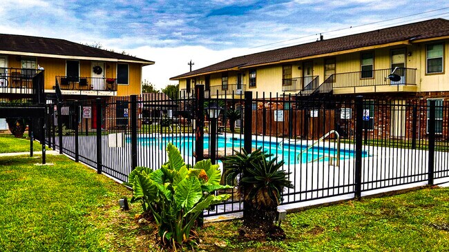 Building Photo - 3308 Burke Rd