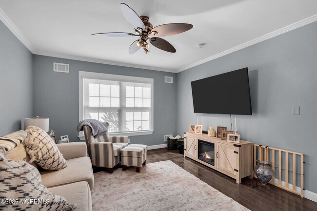 Building Photo - 375 Kildare Dr