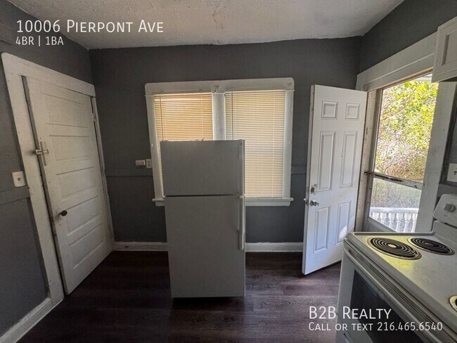 Building Photo - 10006 Pierpont Ave