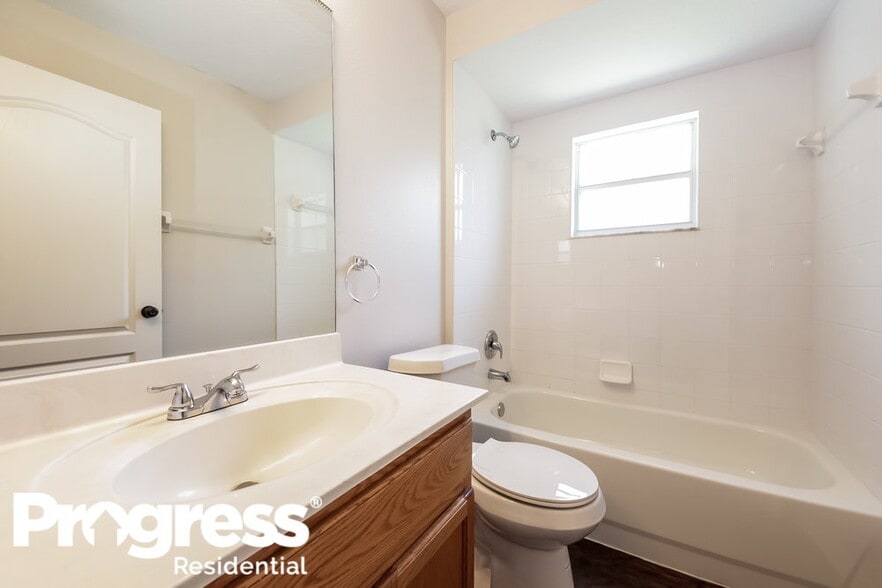 Building Photo - 92 Pine Forest Pl