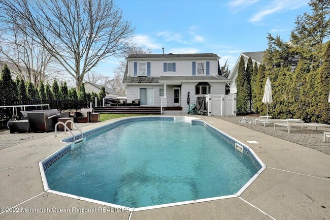 Building Photo - 1049 Norwood Ave