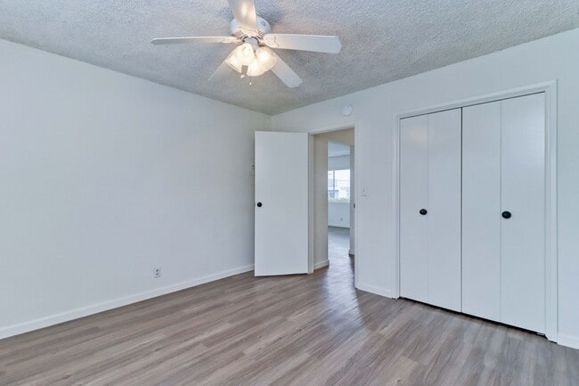 Building Photo - Corona Lane 108** - (V)