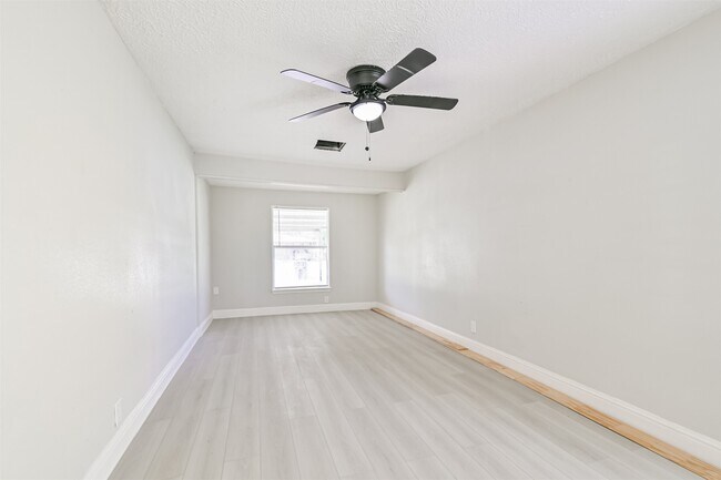 Building Photo - 5007 Northridge Dr