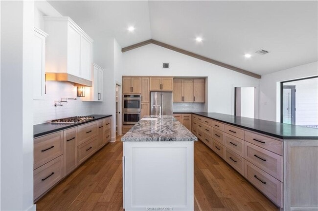 Building Photo - Historic District Gem! 4/3.5 Home Less tha...