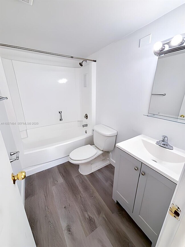 Building Photo - 14301 N Kendall Dr