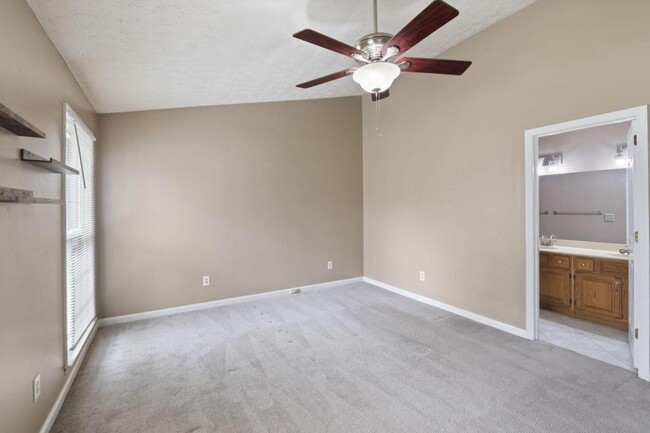 Building Photo - 709 Sandburg Pl