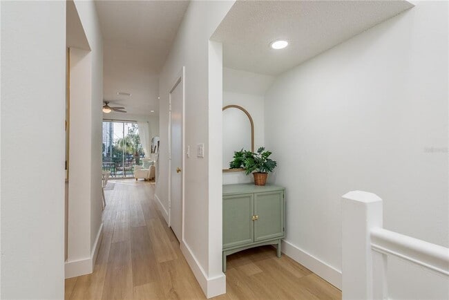 Building Photo - 320 ISLAND Way