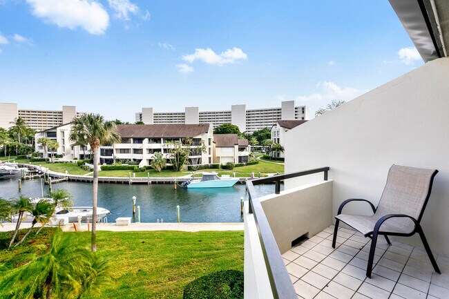 Building Photo - 1100 Marine Way W