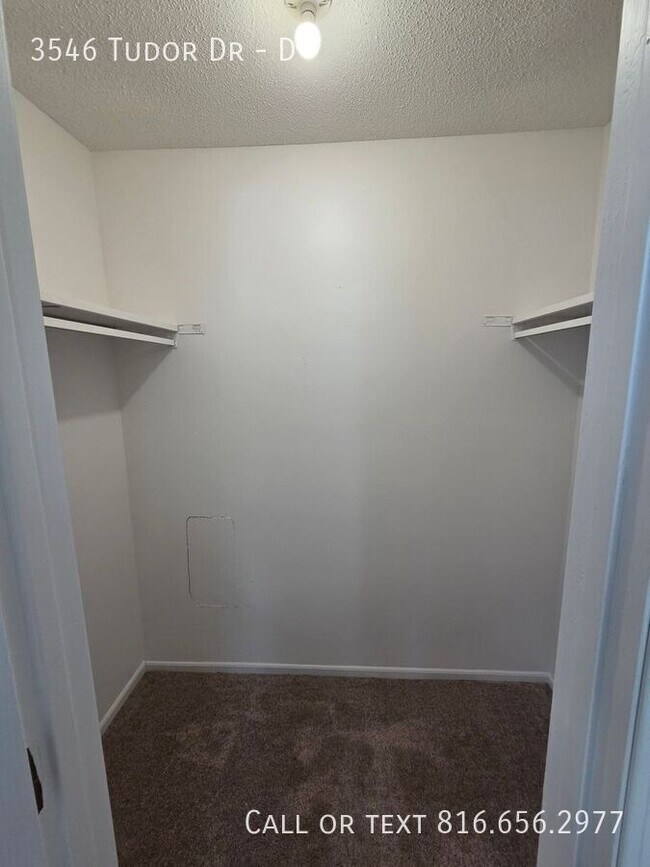 Building Photo - 3546 Tudor Dr