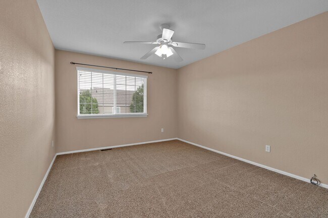 Building Photo - 705 Witchhazel Ct