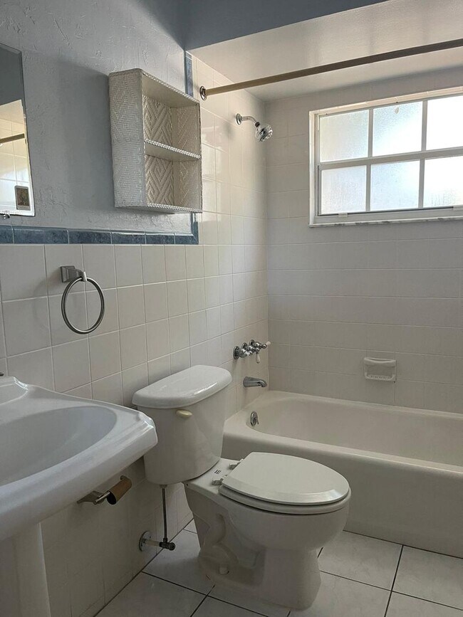 Building Photo - Charming 3 Bed / 2 Bath Home in Winter Spr...
