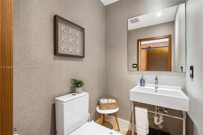 Building Photo - 524 Oleander Dr