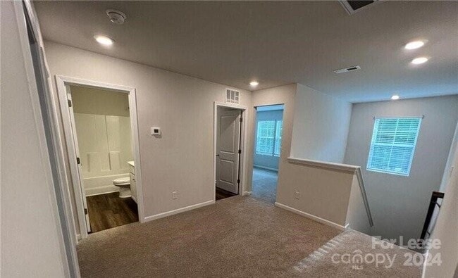 Building Photo - 107 Shull St