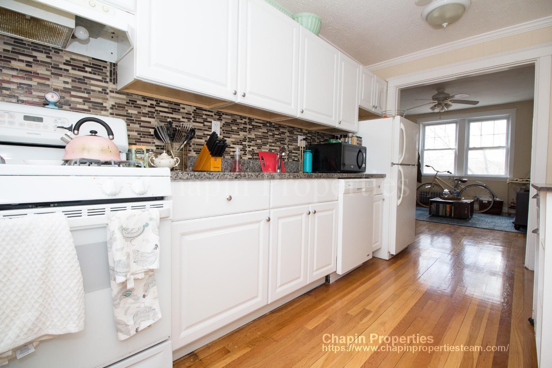 Building Photo - 187 Kent St