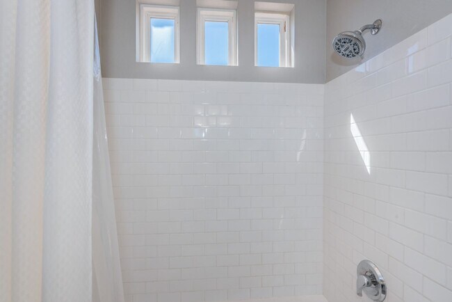 Building Photo - Beautifully Furnished Carlsbad Rental Near...