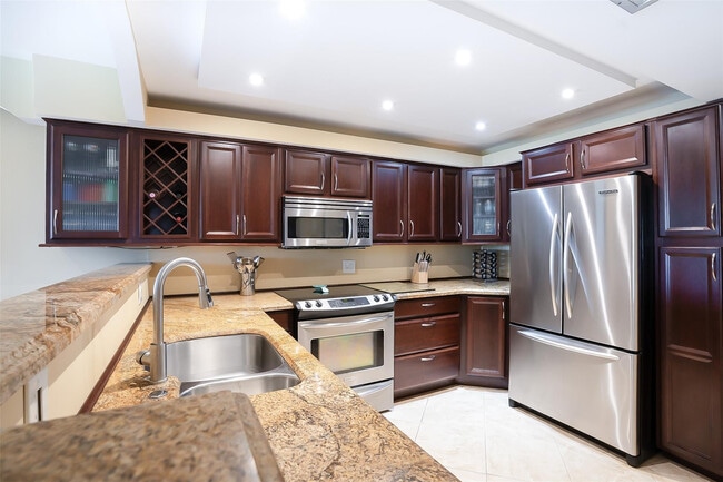 Building Photo - 2681 S Course Dr