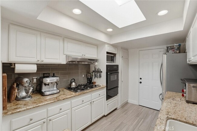 Building Photo - 30692 Calle Chueca