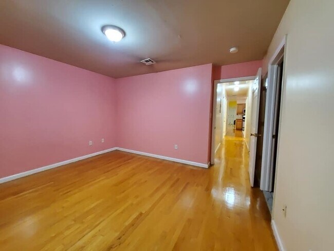 Building Photo - 27 Jewett Ave