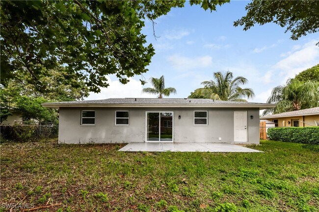 Building Photo - 4856 Deleon St
