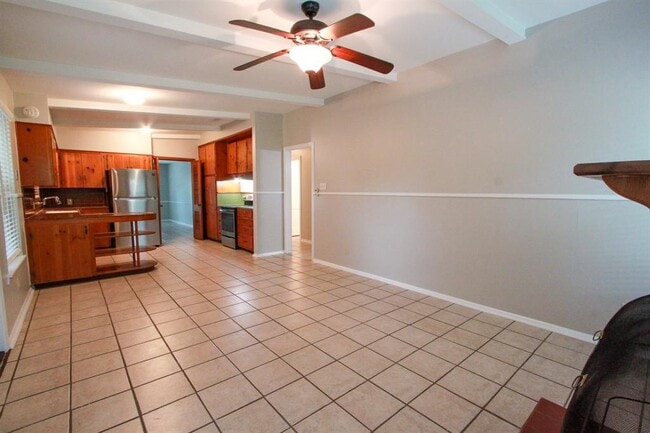 Building Photo - 5712 Fairlane Dr