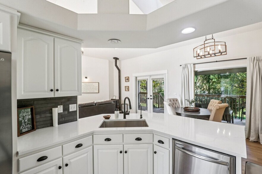 Building Photo - 19609 NW 9th Ct