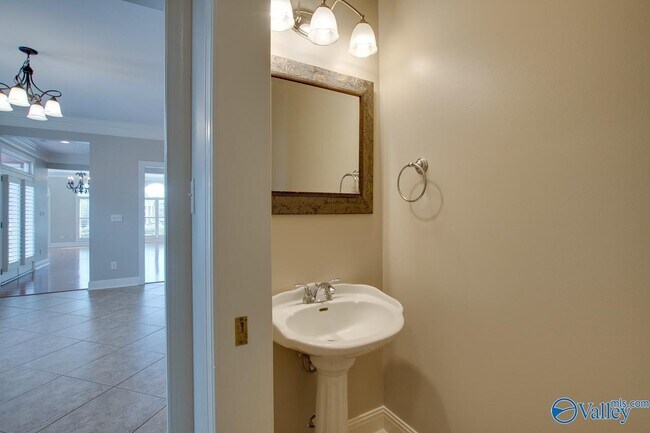 Building Photo - 3017 Brunswick Cir SE