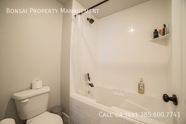 Building Photo - 6189 Birch Run Rd