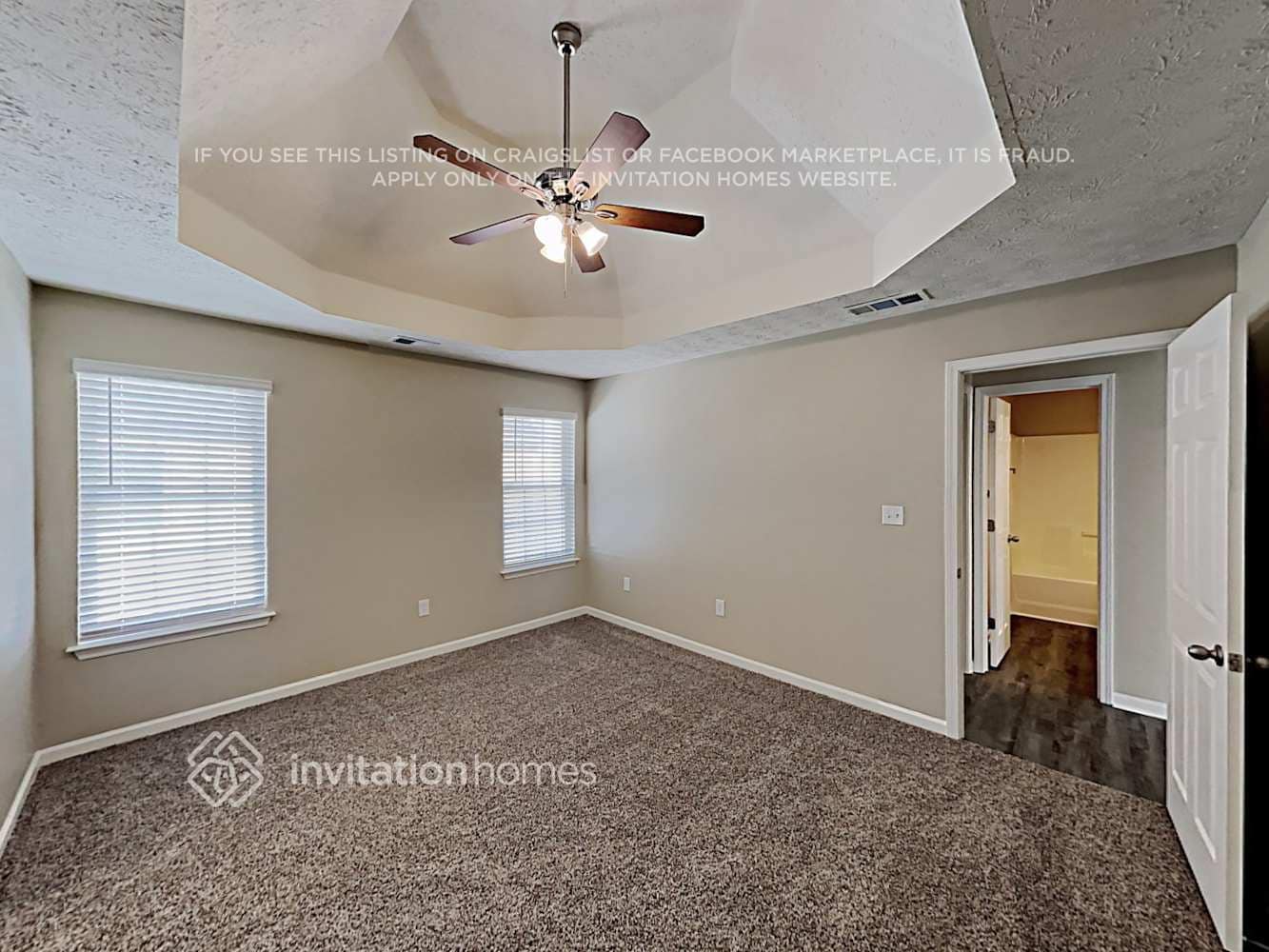 Building Photo - 321 St Charles Ave