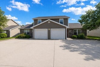 Building Photo - 3310 E St Charles Rd