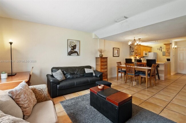 Building Photo - 6703 N Kendall Dr