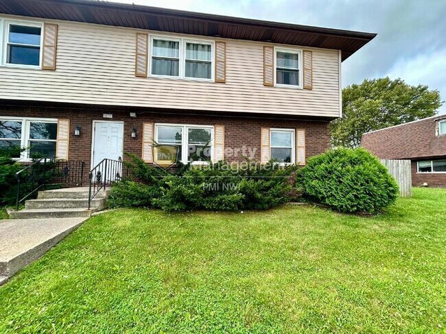 Primary Photo - 5831 Creekview Ct W